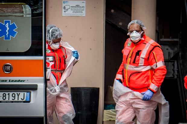 Coronavirus: autisti ambulanze, ‘per noi previste mascherine semplici e niente altro’