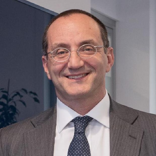 Farmaceutica: Fabrizio Greco confermato presidente Iapg