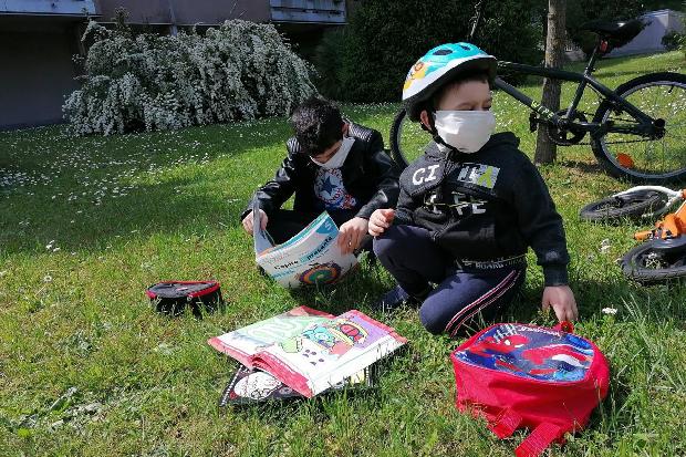 Covid, Zampa: “Rispettiamo norme e godiamoci estate coi bimbi”