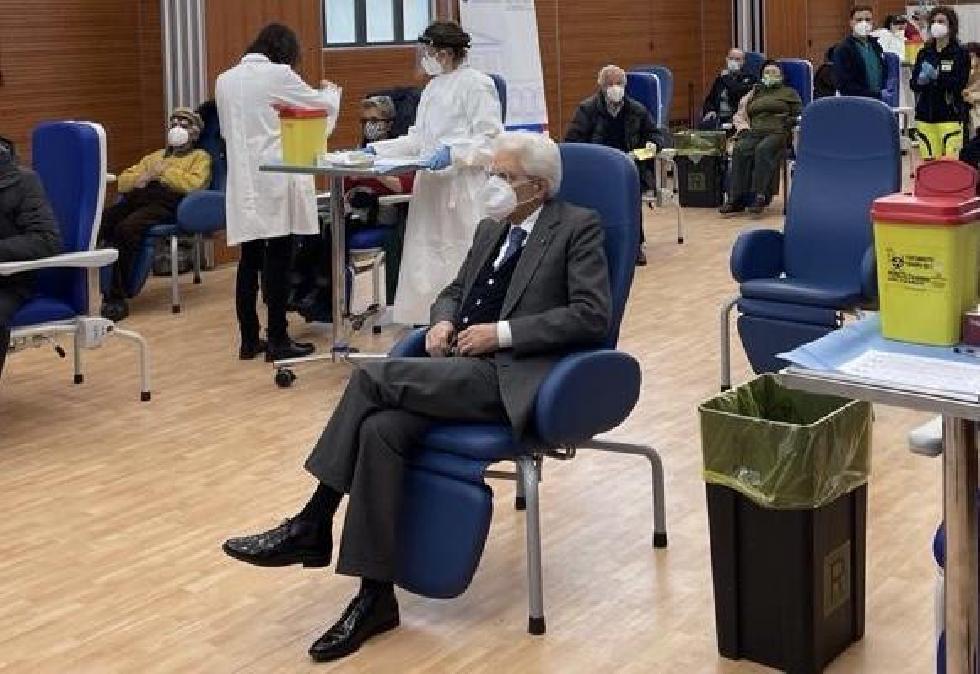 Covid: Mattarella vaccinato allo Spallanzani, ‘ha salutato tutti’