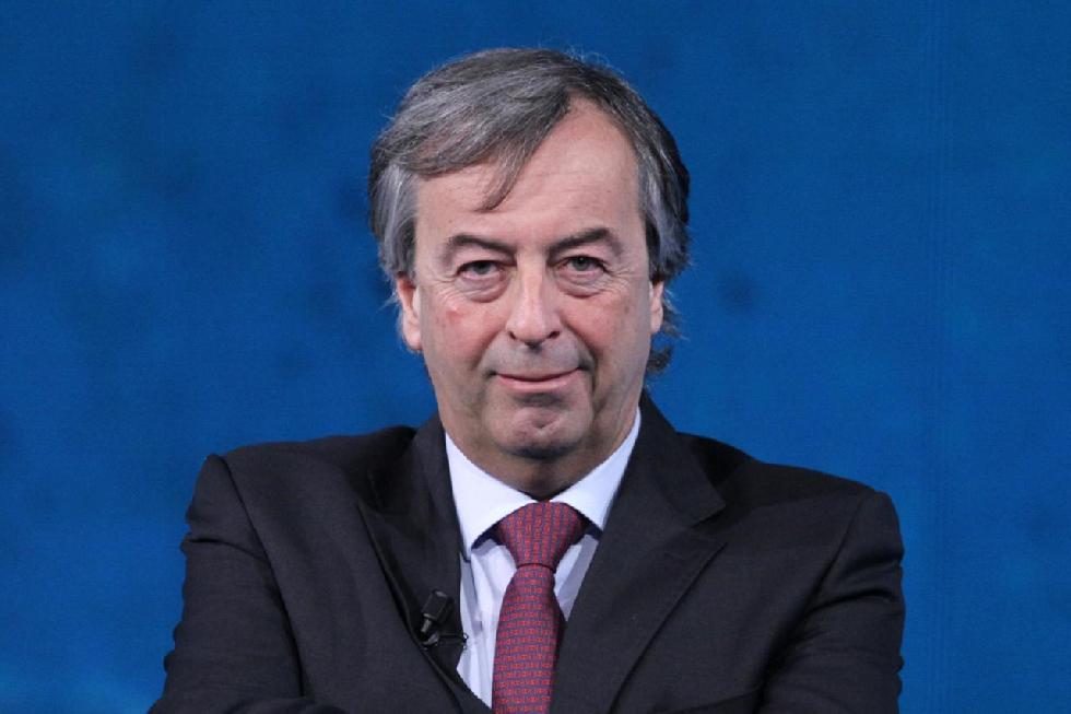 Covid: Burioni condivide i messaggi degli haters, ‘non li denunciamo ma li sputt…mo’