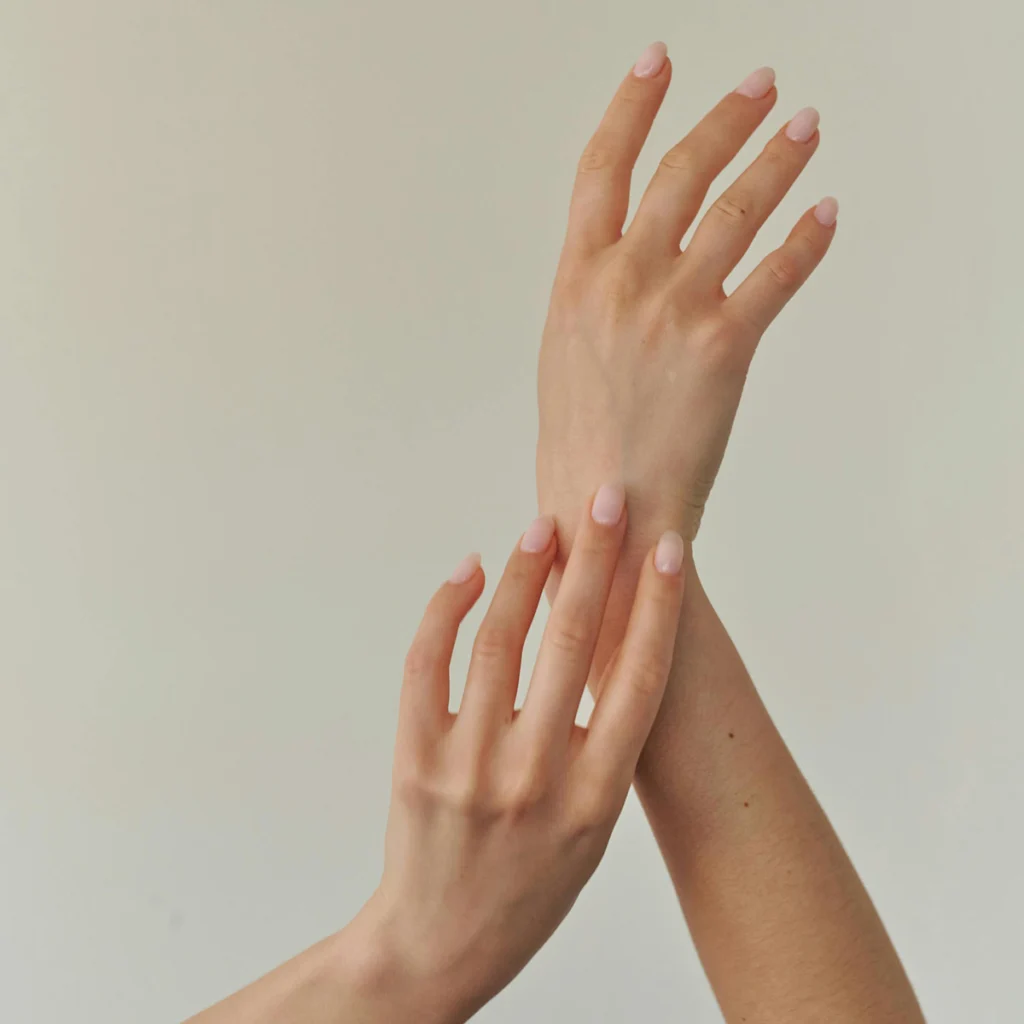 macchie bianche sulle unghie cause