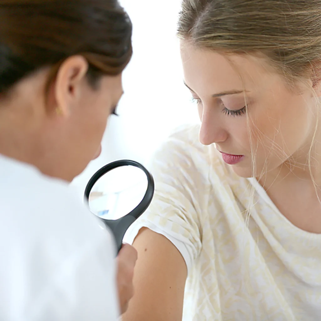 Malattia di Lyme vip: perché molte celebrità raccontano di averla avuta, quali sono i sintomi principali e come riconoscere questa infezione trasmessa dalle zecche.