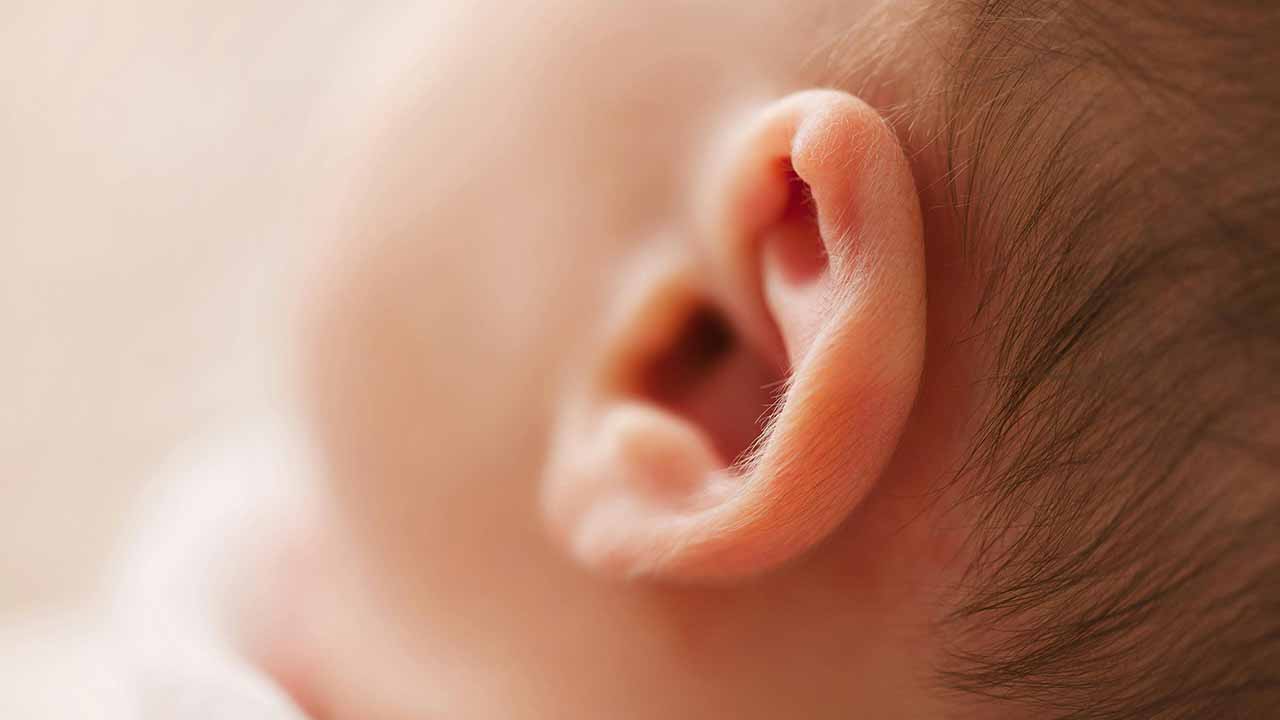 Igiene del neonato: come pulire le orecchie in sicurezza