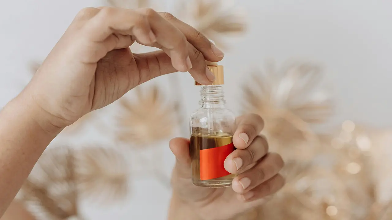 olio di mallo di noce abbronzatura